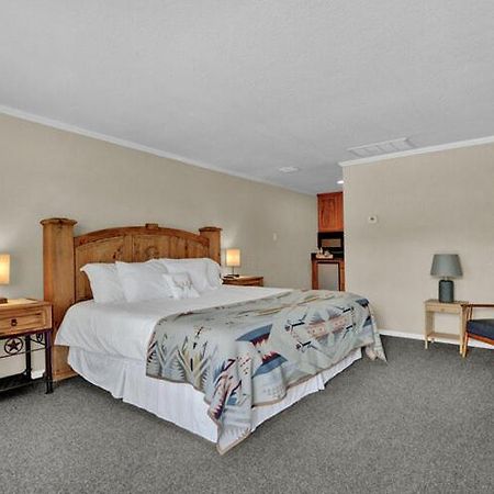 Maven'S Inn & Grill Canyon Lake Bagian luar foto