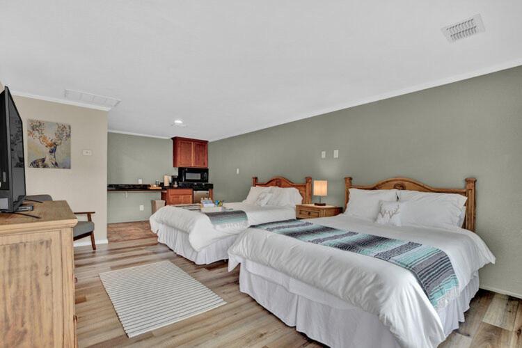 Maven'S Inn & Grill Canyon Lake Bagian luar foto